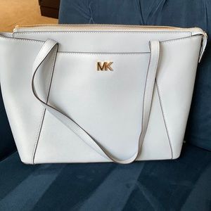 Michael kors leather tote handbag.